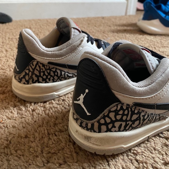 Jordan Legacy 312 Low Tech Grey Fire Red Black - Picture 2 of 6